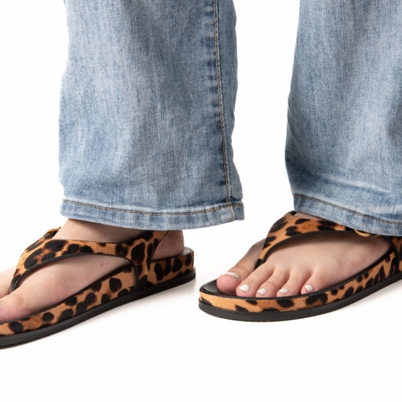 Sandals xỏ ngón Leopard Stride